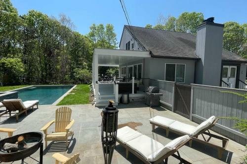 East Hampton Summer Home With Pool & Hot Tub