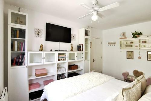Detached First Class Vacation Home In Well Maintained Community In Uga