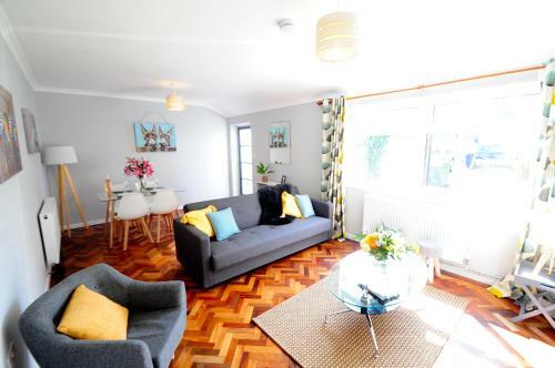 Newly Refurbished Next To University Hospital Coventry