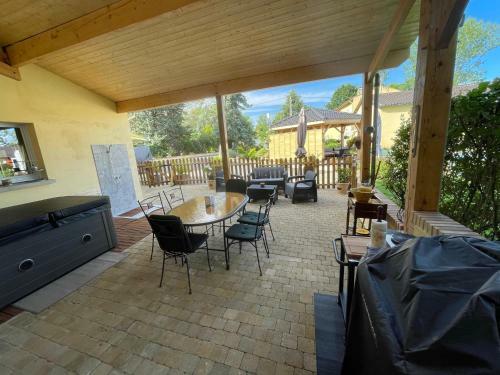 G�te Les Noisetiers Maison Familiale Avec Piscine