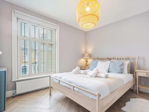 Pass The Keys 3 Bed Scandi Heaven Minutes From The Beach