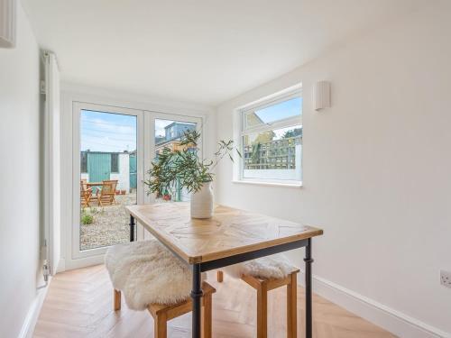 Pass The Keys 3 Bed Scandi Heaven Minutes From The Beach