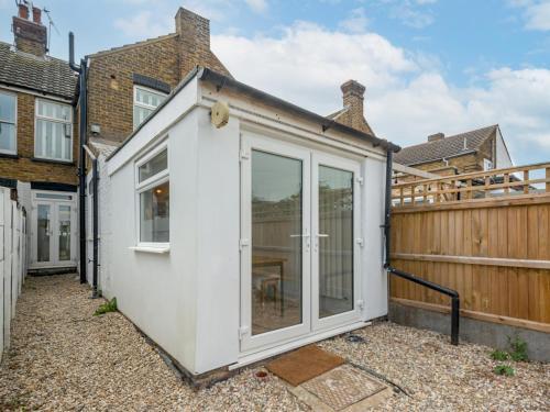 Pass The Keys 3 Bed Scandi Heaven Minutes From The Beach