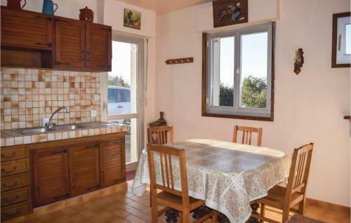 Beautiful Home In Kerbors W/ 3 Bedrooms