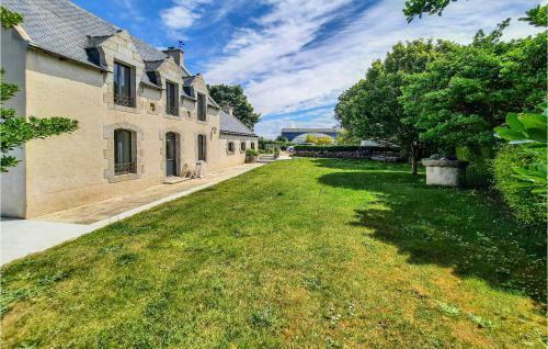 Nice Home In Kerlouan With Wifi And 5 Bedrooms