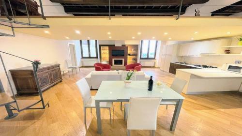 Apartamento Duomo Apt With Spectacular Terrace - Sleeps 6
