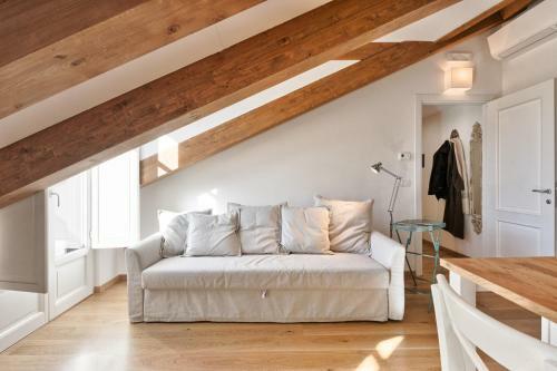Apartamento Mansarda In Borgo Po