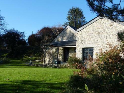 Vixen Tor Farm - Beautiful Barn With Stunning Views Across Dartmoor In Devon