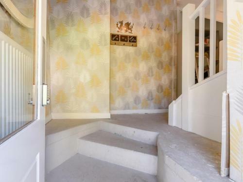 Waters Edge Apartment