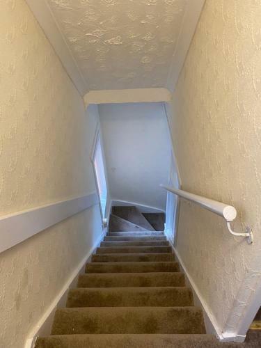 Dunfermline, 2 Bedroom Home With Free Parking