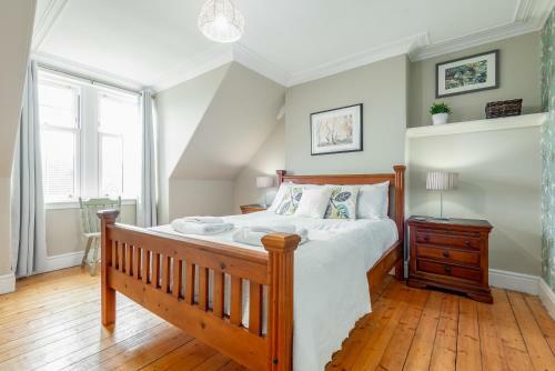 Villa Braeside - 4 Beds - Sleeps 8 - Garden