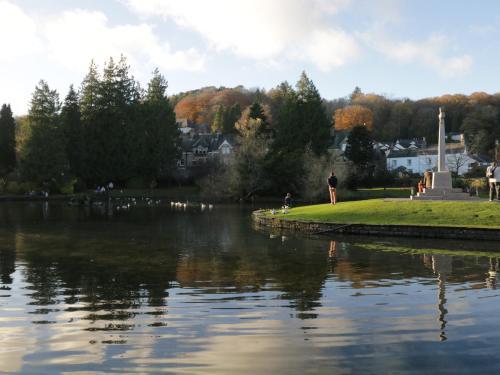 Low Lodge