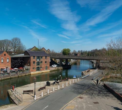 Stunning Apartment - Quintessential - Quay Views - Sleeps 2-4 People