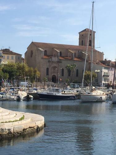 Spacious Cocoon With Terrace Near The Old Port