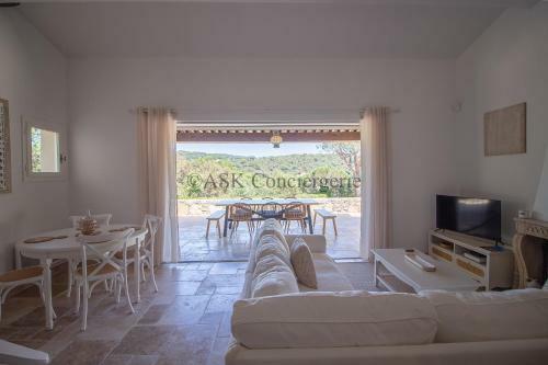 Villa Sylva, Tr�s Proche De La Plage D'h�racl�e