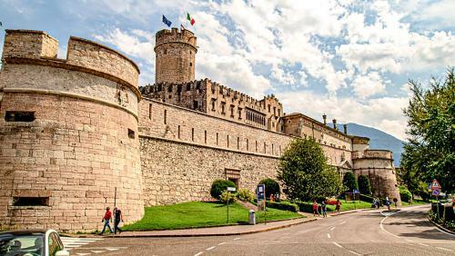Apartamento Comodo Appartamento [trento Centro] Il Duomo Bianco