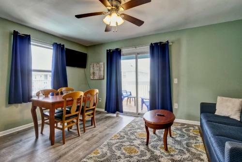 Sunsaltsand Lakefront 2br Condo Sleeps 6 Beachview