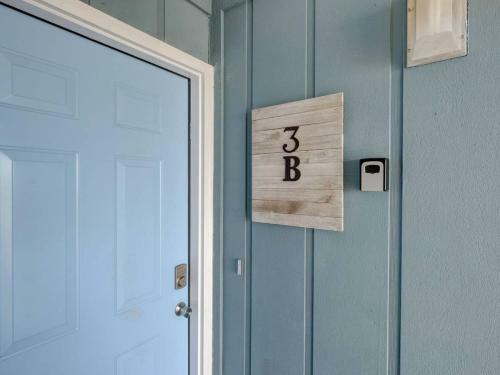 Lakefront Top Floor Beach View 2br Sleeps 6
