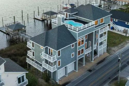 Heron Sound -rooftoppool 2 Slipboat Dock Snd Side