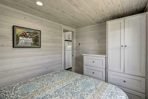 Modern Flat Rock Tiny House With Community Pool
