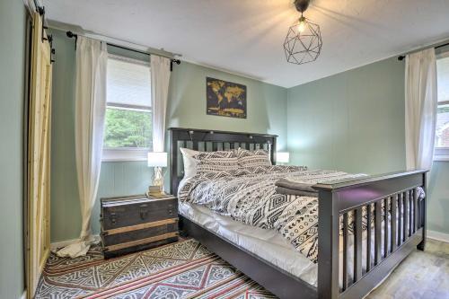 Eclectic Durham Home With Deck Less Than 2 Mi To Dtwn!