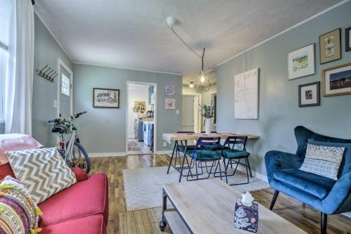 Eclectic Durham Home With Deck Less Than 2 Mi To Dtwn!