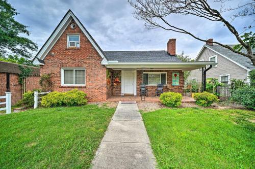 Spacious Home With Game Room And Backyard Lounge!