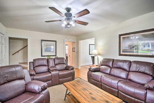 Spacious Home With Game Room And Backyard Lounge!