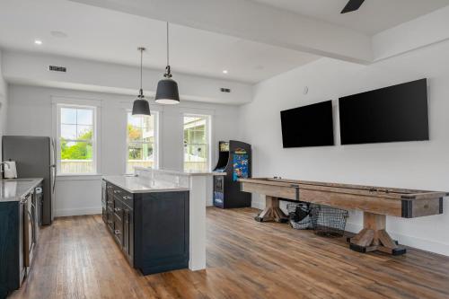 The Clubhouse Wh412