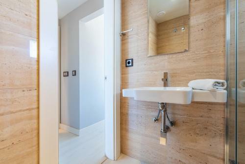 Calahonda Del Sol - Front Line Apartment With Sea View