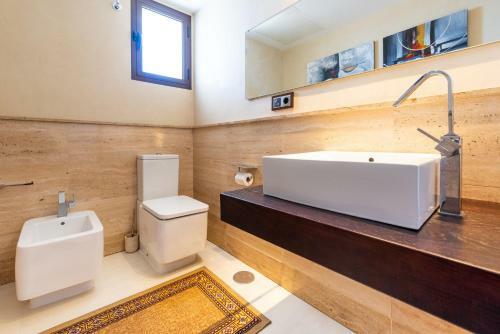 Calahonda Del Sol - Front Line Apartment With Sea View