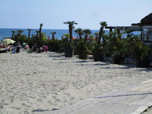 Jolie Villa Mitoyenne Situ�e � 250 M De La Plage