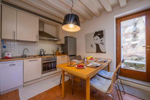Villa Faccioli Magnolia And Oleandro With Shared Pool - Happy Rentals