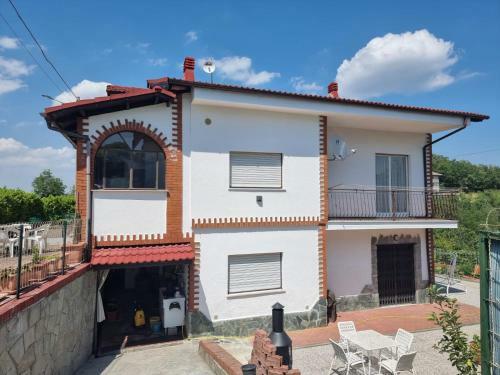 Villa Mit Veranda In Ponzone F�r 6 Personen