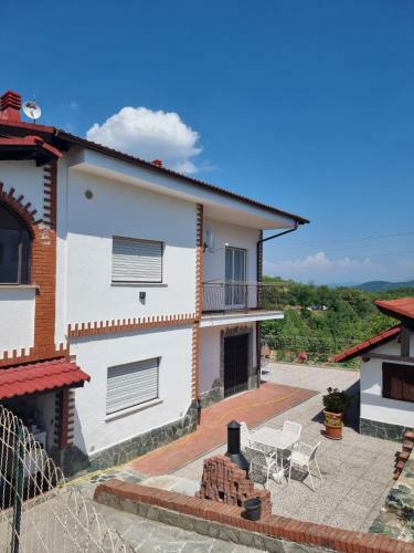 Villa Mit Veranda In Ponzone F�r 6 Personen