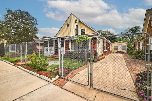 Unique Houston Getaway About 1 Mi To Downtown!