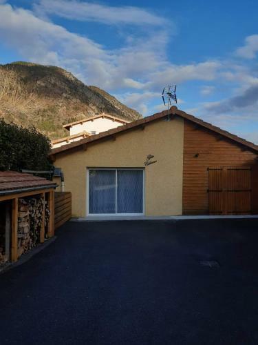 G�te Neuf Entre Lac Et Montagne
