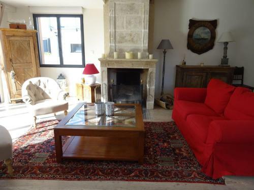 Comfortable Holiday Villa, 50m From The Sea