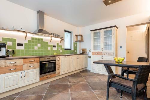 Villa Apple - 3 Br Luxury Villa With Prv Pool & Bbq