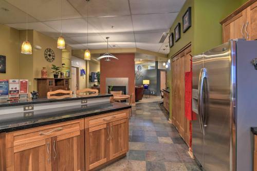 Apartamento Idyllic Dtwn Anchorage Condo With Fireplace!