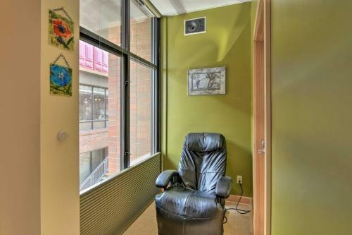 Apartamento Idyllic Dtwn Anchorage Condo With Fireplace!