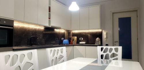 Dhamo?s Sweets Apartment