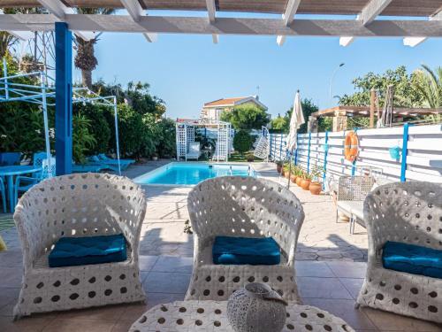 Greek Island Style 2 Bedroom Villa With Pool
