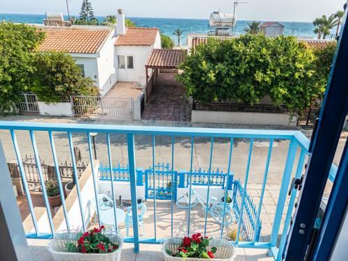 Greek Island Style 2 Bedroom Villa With Pool
