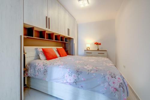 Deluxe 2br Apartment In Central St Julians