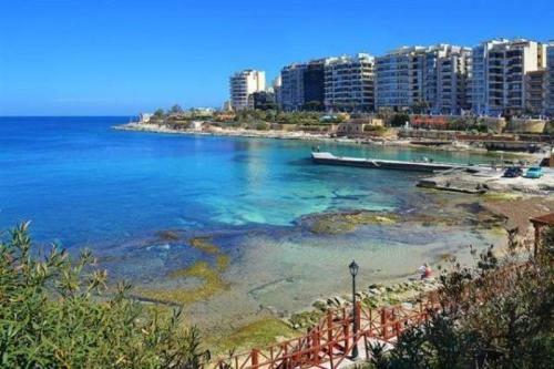 Deluxe 2br Apartment In Central St Julians