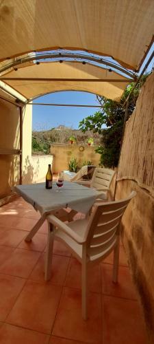 Villa Bronja Studio Airconditioned Apartment Xlendi