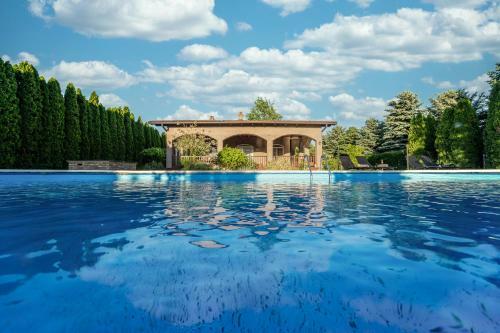 Pool House ?enej Villa Viko