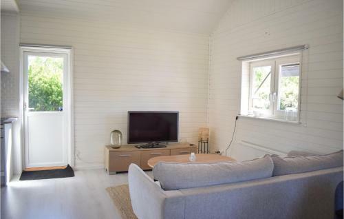 Stunning Home In Borgholm With Wifi And 2 Bedrooms
