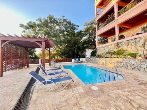 Apartamento Views 2b @sunset Estates, West End